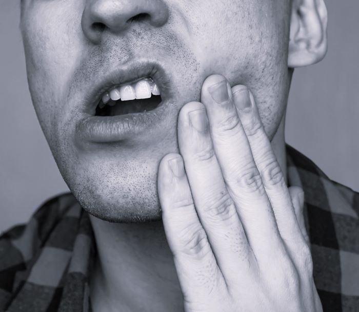 Какой врач лечит боль в зубе после стоматологического лечения