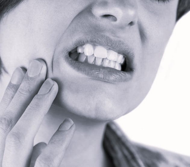 Какой врач лечит боль в зубе при жевании