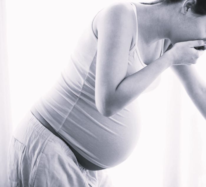 Какой врач лечит рвоту и боль в животе при беременности