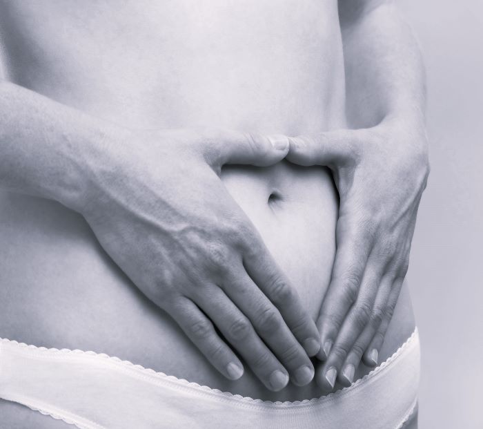 Какой врач лечит боль в матке после переноса эмбрионов
