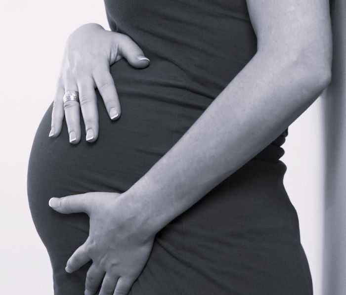Какой врач лечит боль в шейке матки во время беременности