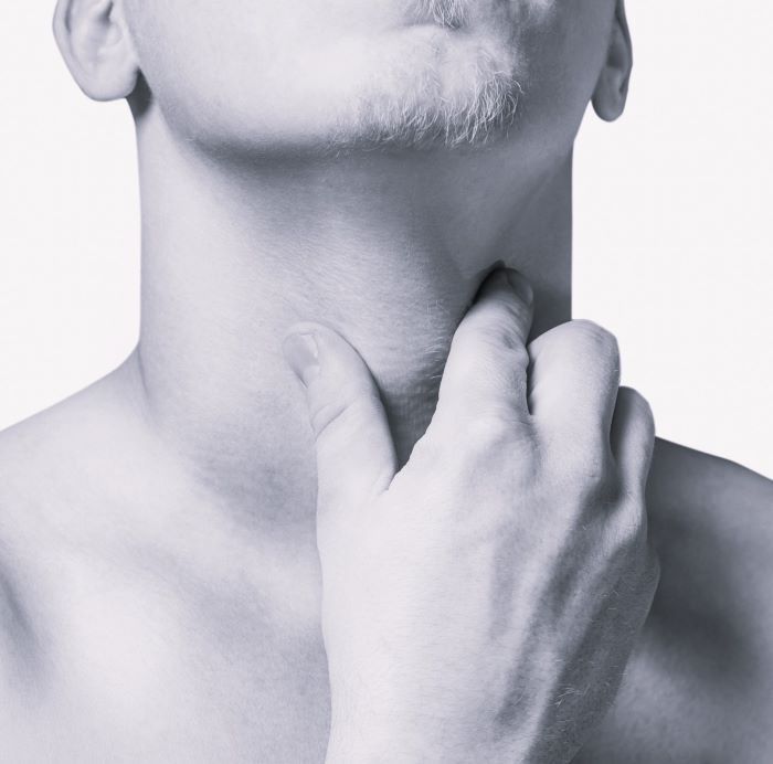 Какой врач лечит боль в щитовидной железе при глотании
