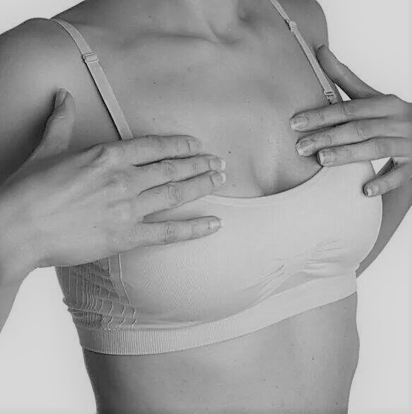 Причины, по которым женская грудь может изменить размер | новости riosalon.ru